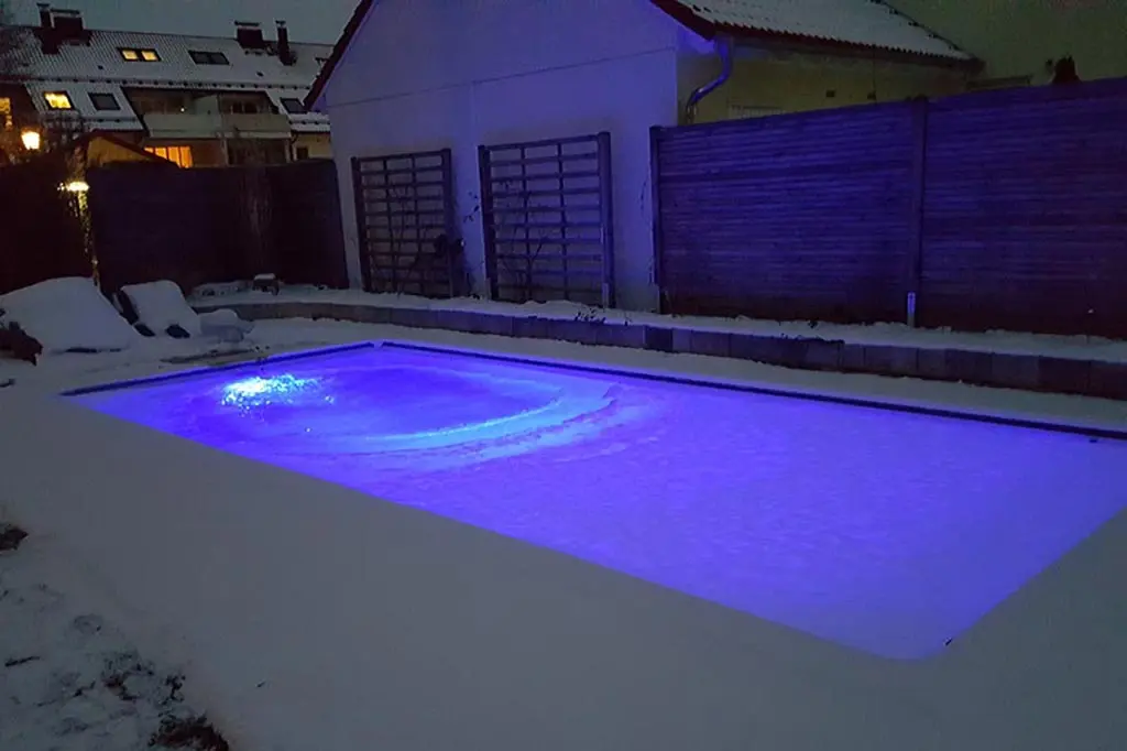 Pool im Winter beleuchtet Ingolstadt